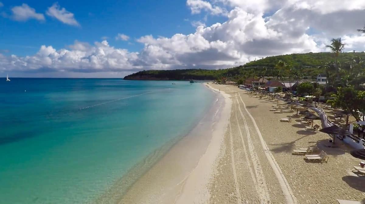 Halcyon Heights Condominium Dickenson Bay エクステリア 写真
