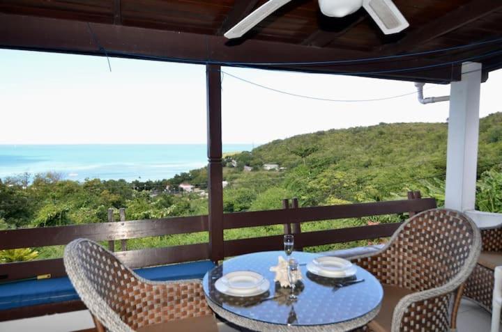 Halcyon Heights Condominium Dickenson Bay エクステリア 写真